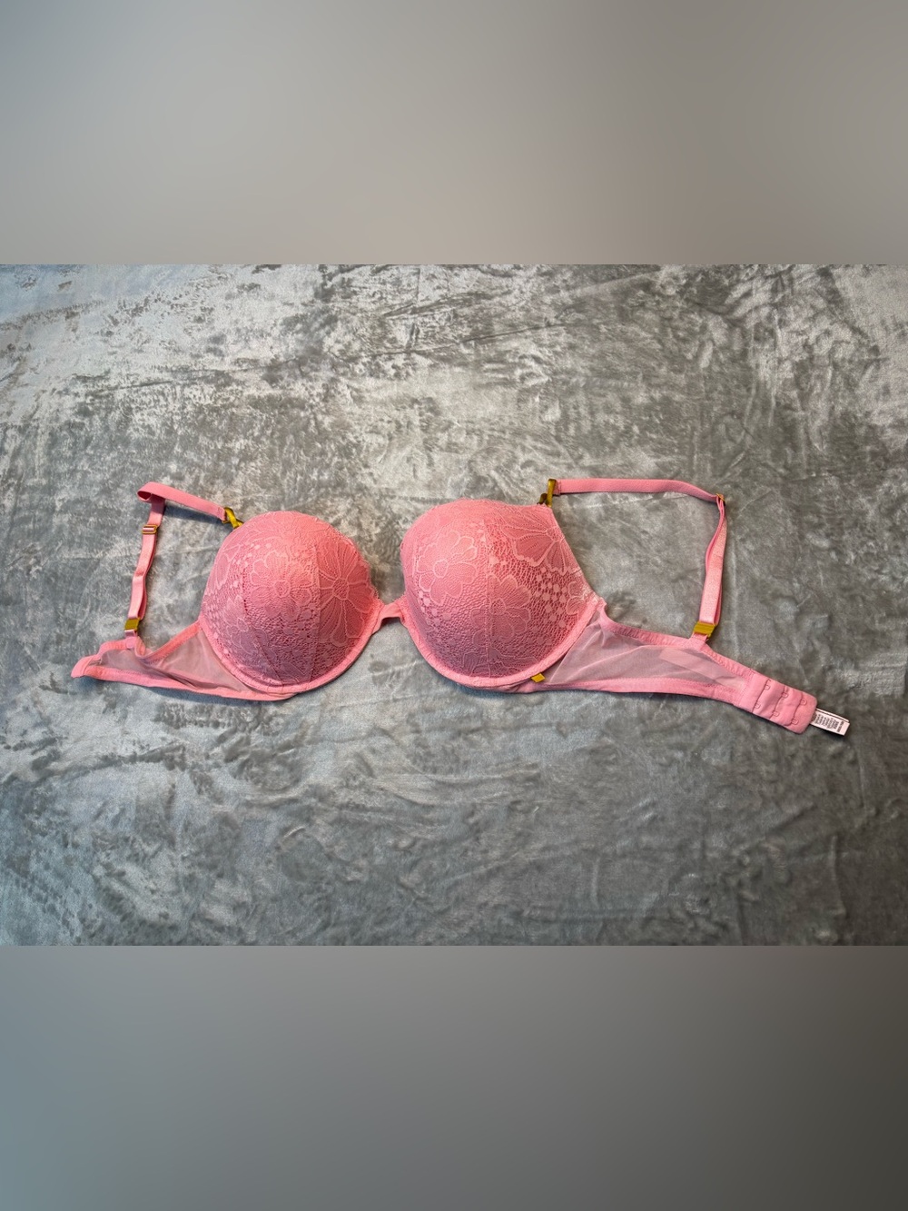 Victoria’s Secret Pink Lace Push-Up Bra 38DD